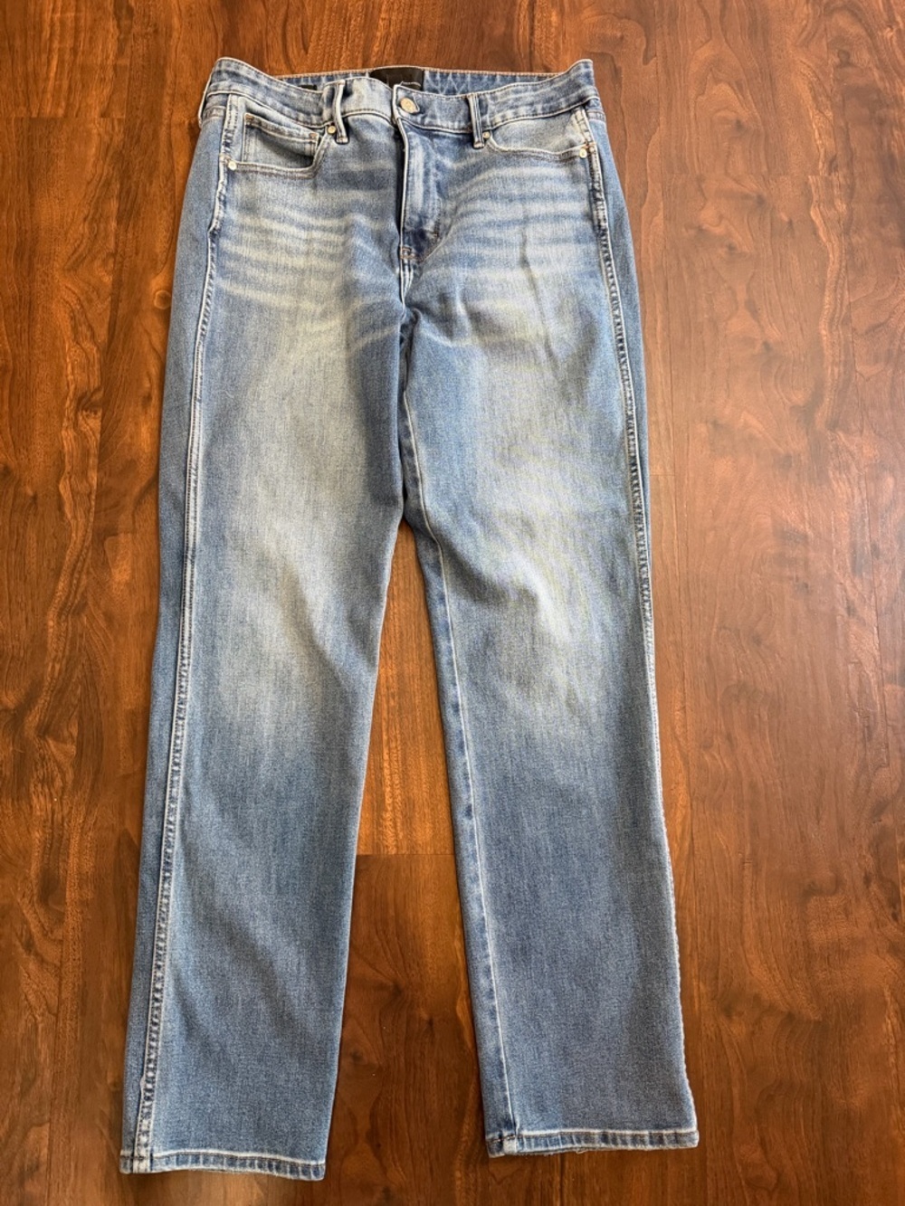 White House Black Market Classic High Rise Sculpt Straight-Leg Jeans